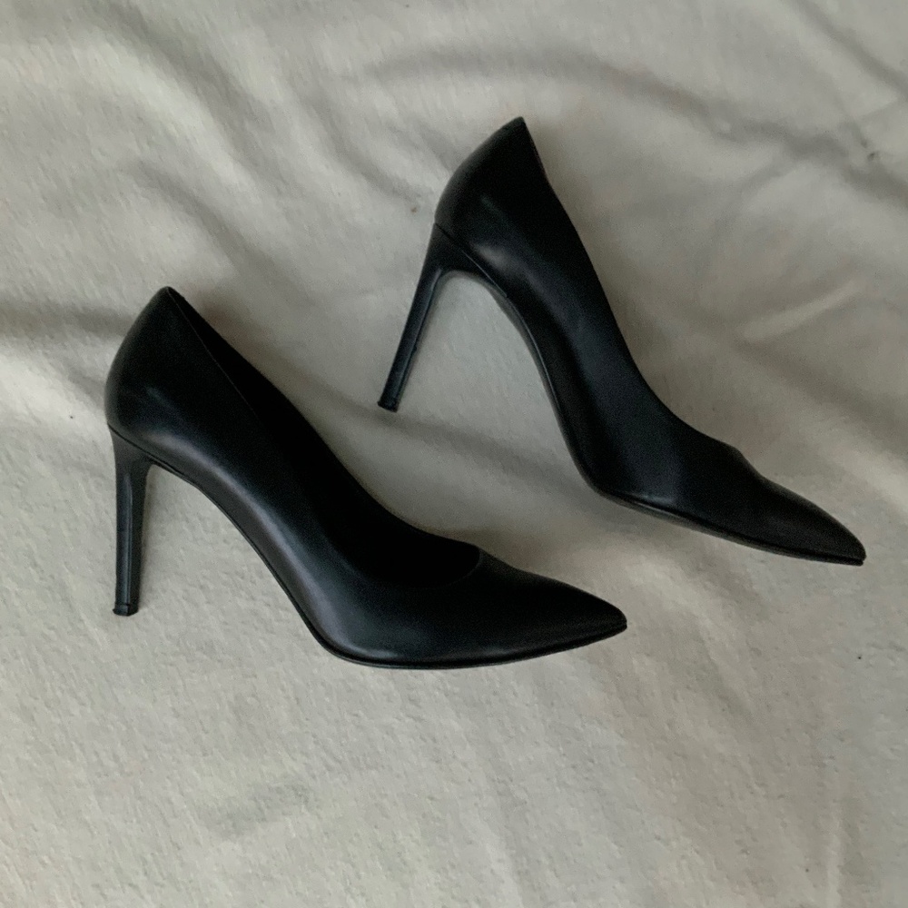 Hugo Boss black high-heels size 38
